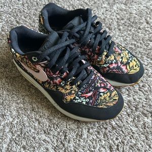 Nike Air Max 1 sz 8